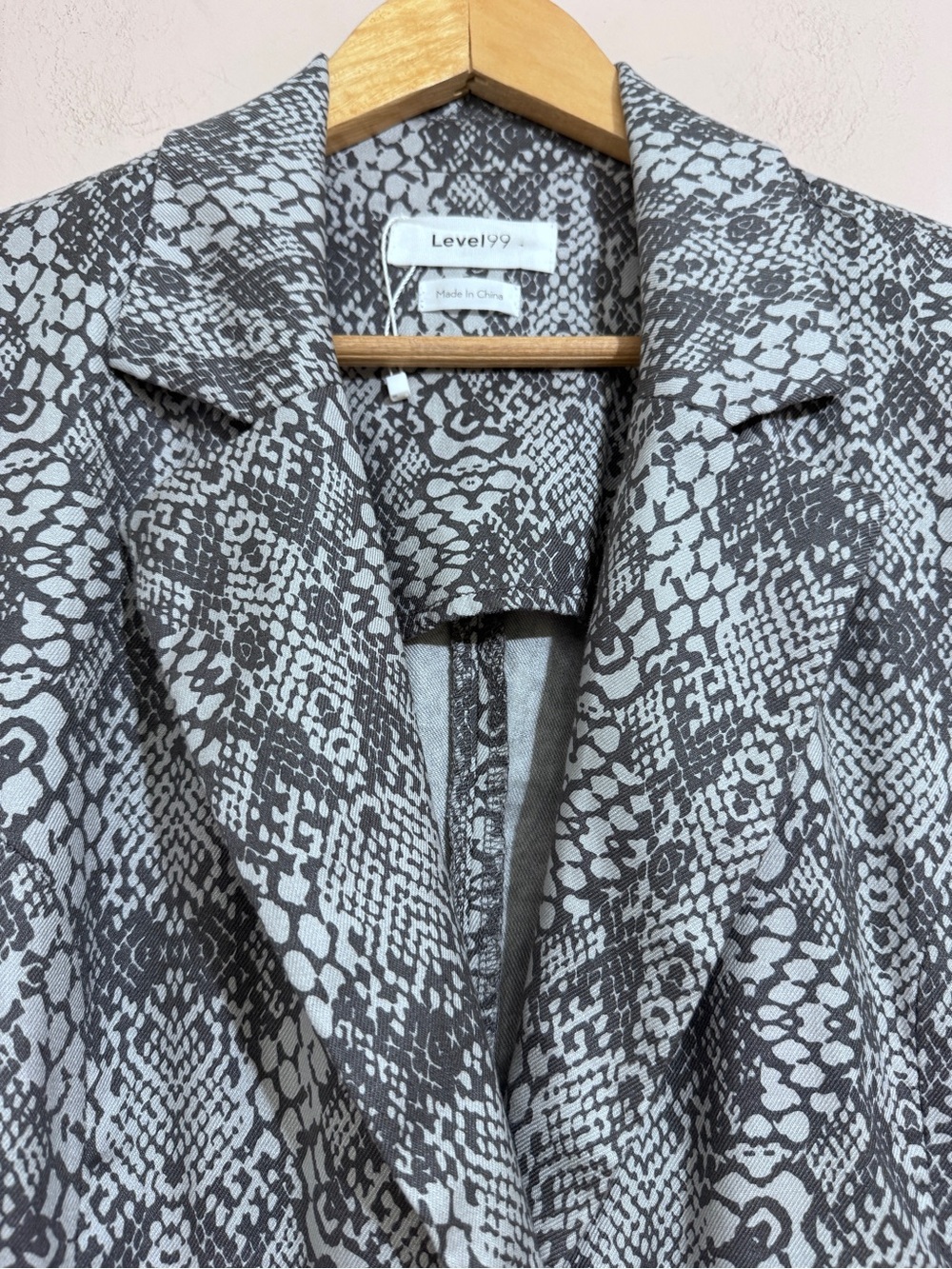 NWOT Level 99 Women's Linen Blend Gray Snake-Print Blazer size L Office Party - Picture 4 of 12